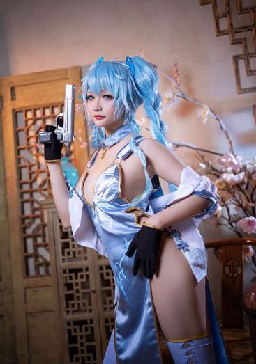 双胞胎姐妹的蔑视