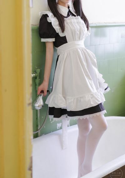健身房里被教练c到呻吟男女视频
